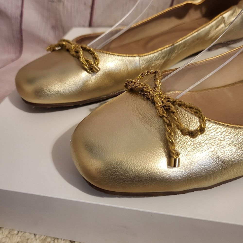 Elegant Gold Ballet Flats - Picture 2 of 9